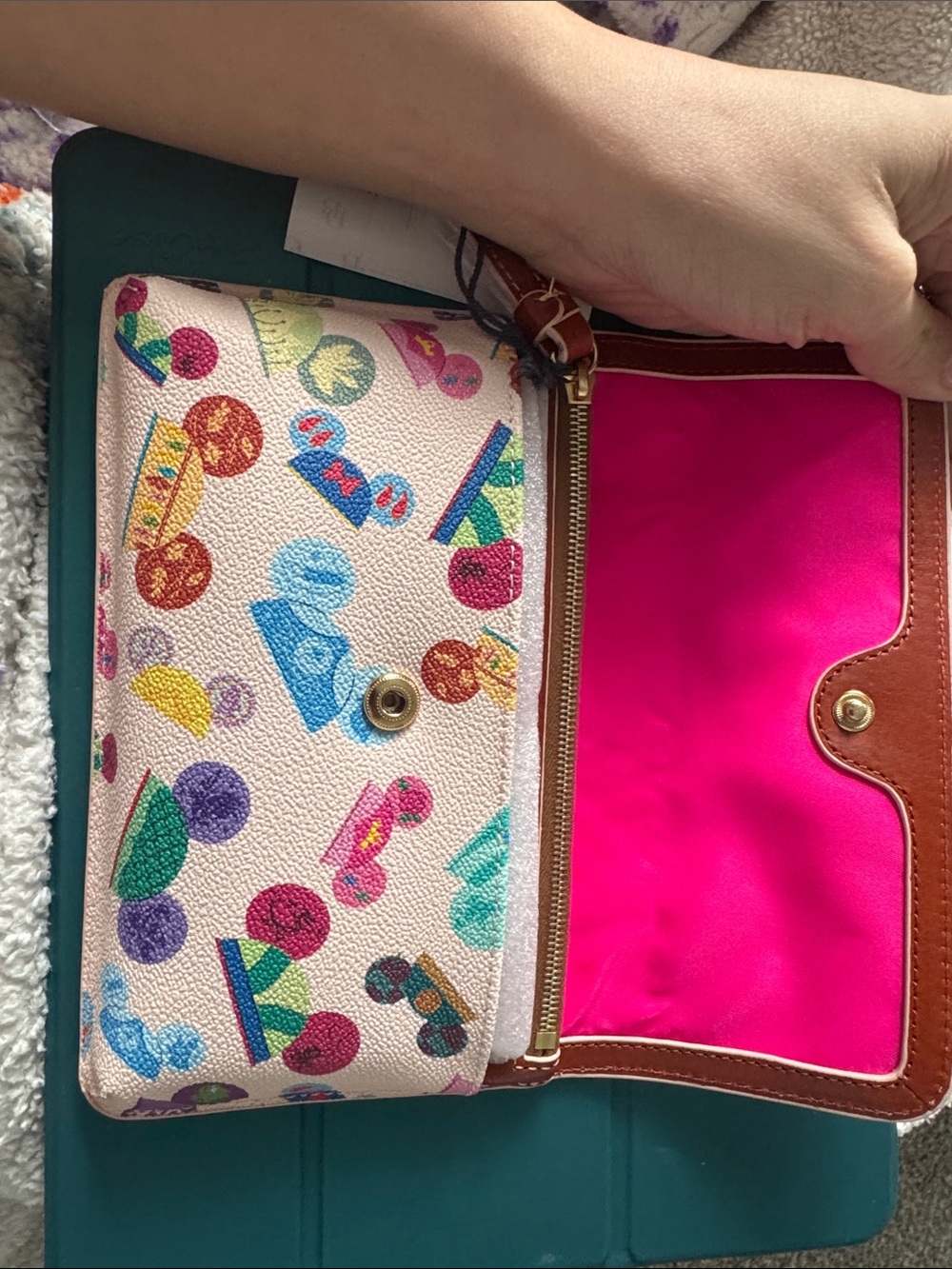 Dooney & Bourke White Multicolor Patterned Continental Wallet - Picture 3 of 6
